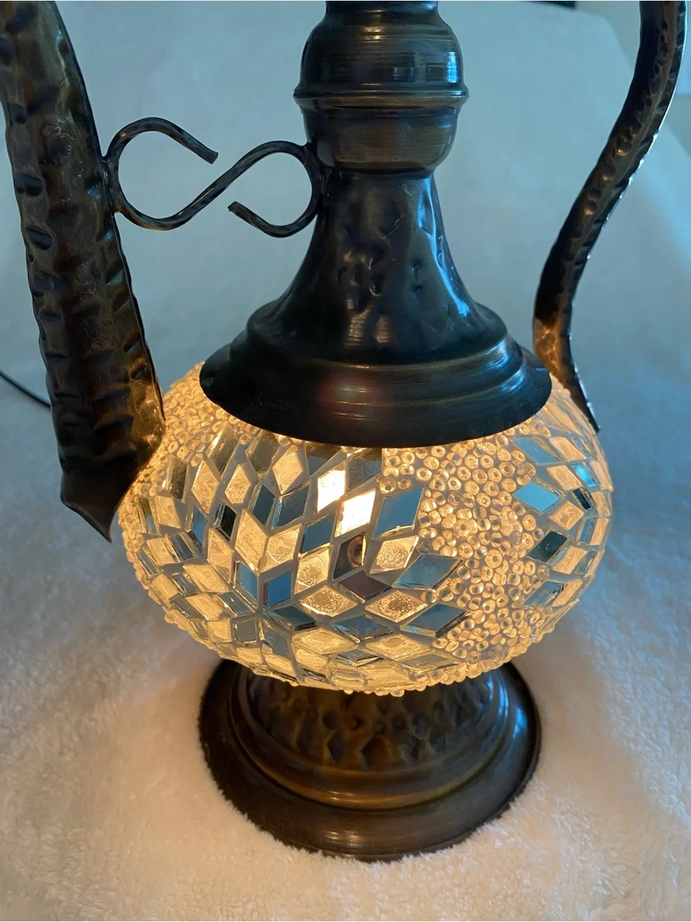 Vintage-Style Mosaic Glass Table Lamp in Bronze Finish